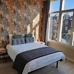 Roomwest בית הארחה