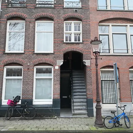 Casa de hóspedes Roomwest 3*