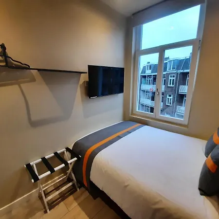 Alojamento de Acomodação e Pequeno-almoço Roomwest *