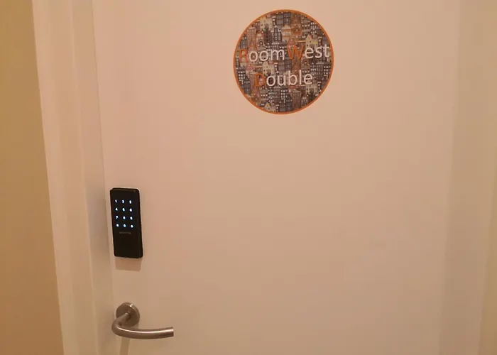 ゲストハウス Roomwest