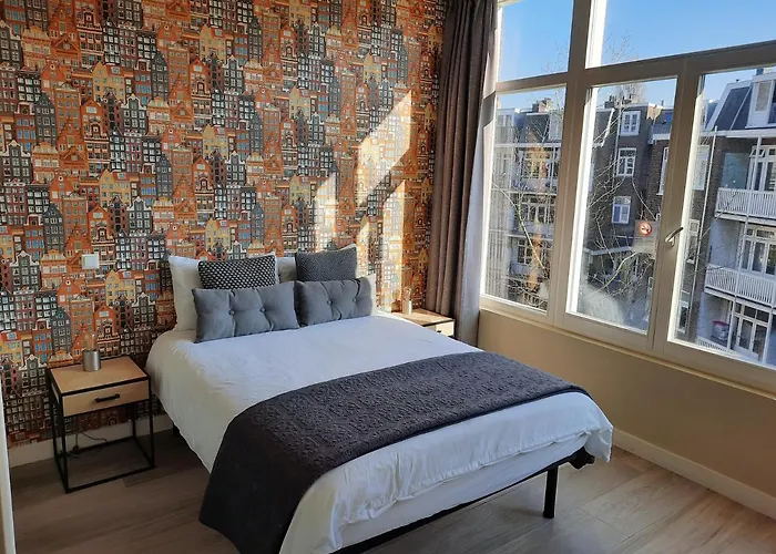 Roomwest ゲストハウス