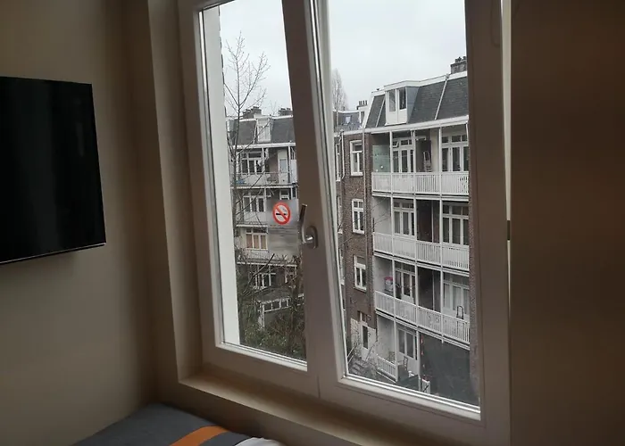 Roomwest ゲストハウス