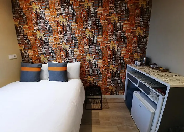 ゲストハウス Roomwest