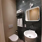 Roomwest