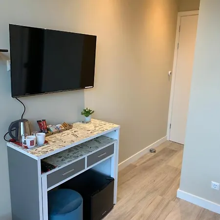 Roomwest